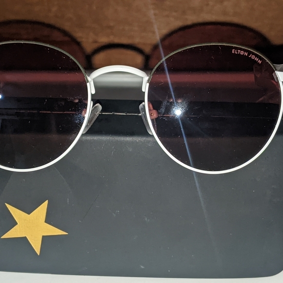 Elton John Limited Edition Sunglasses DODGER 2022 WHGLD - Picture 4 of 5